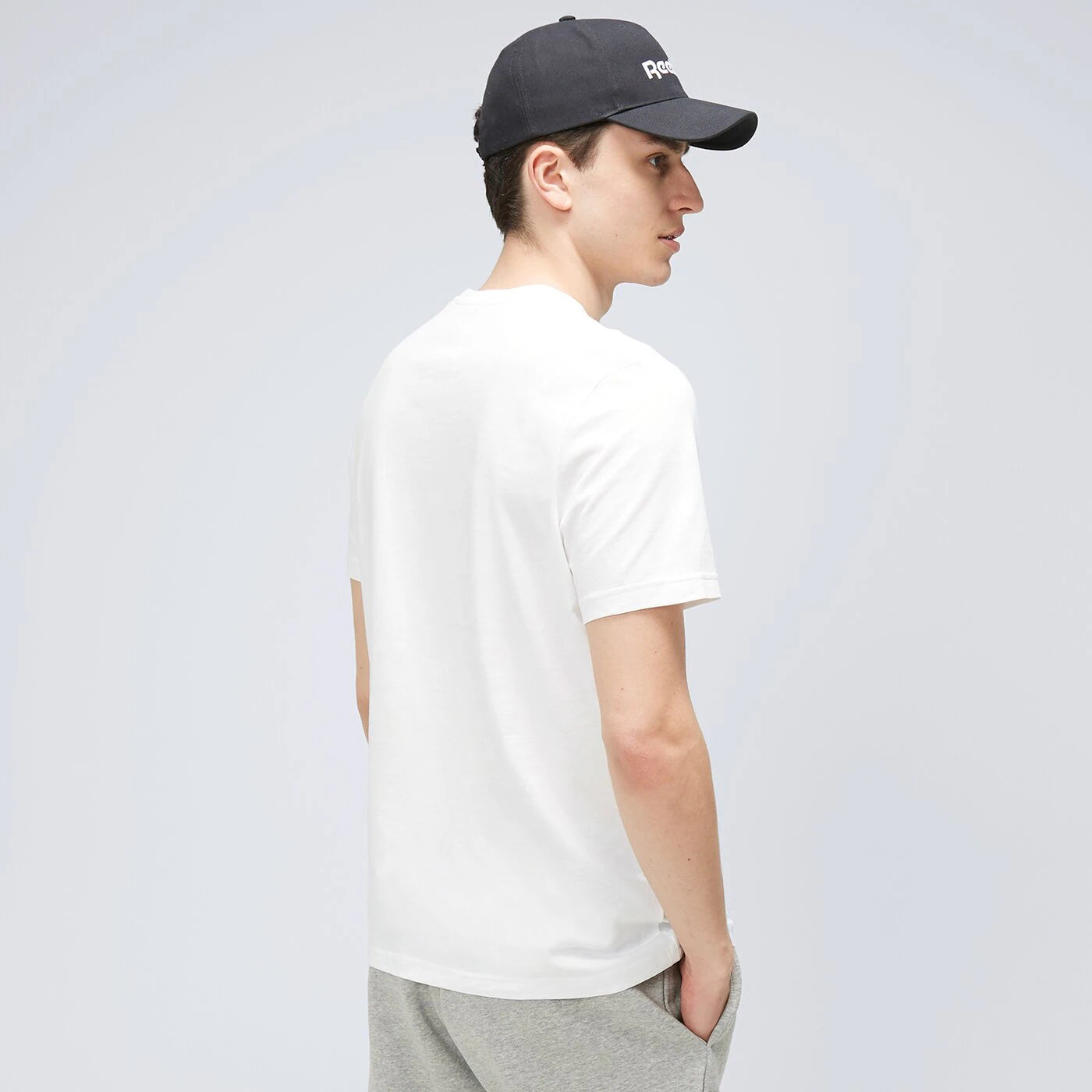 REEBOK GS REEBOK LINEAR READ TEE FP9163 bCODE Your Online Fashion Retail Store